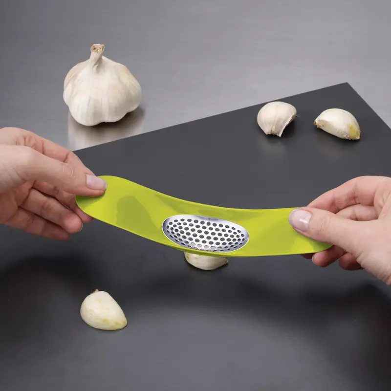 Joseph & Joseph 20065 Garlic Crusher - Green